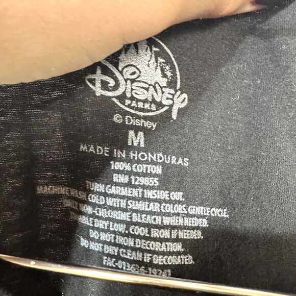 Disney World Park Black T-Shirt Colorful Logo Design Unisex Pride Rainbow Medium - Picture 3 of 3